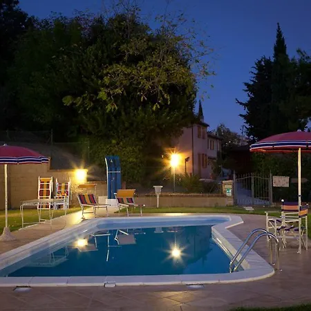 アパート Sleeps 2 Pool Wifi T762272 Montecarotto